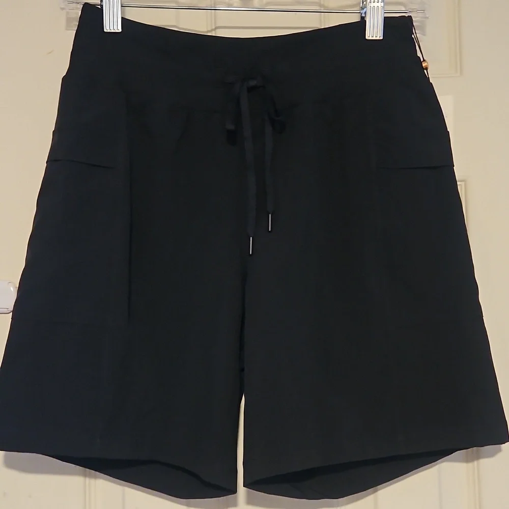 CALIA Women's TrueLight Cargo Bermuda Short: 7" INSEAM: BLACK: NEW WITH TAGS: S
